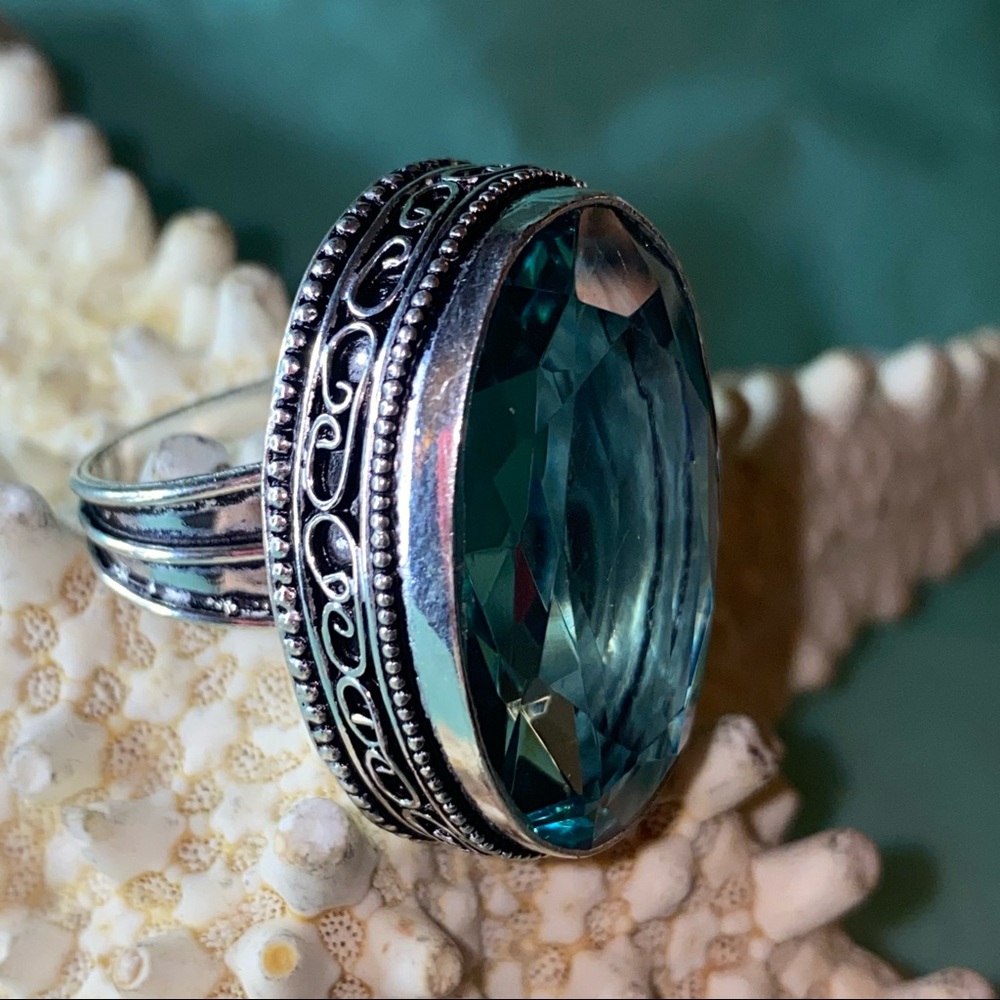 Light Blue Topaz statement ring - Picture 3 of 6